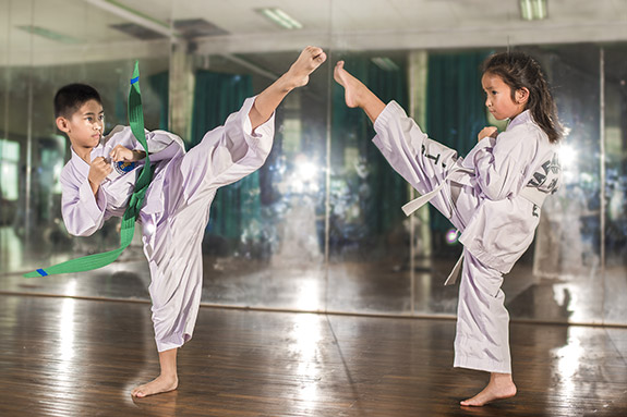 George dan Shaby, praktisi beladiri anak di Jakarta Barat.